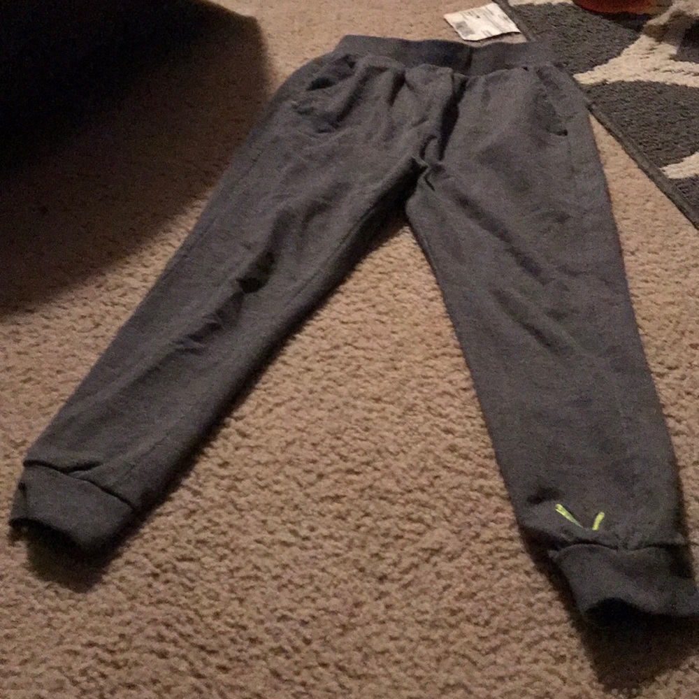 Cute puma boys size 7 sweats.